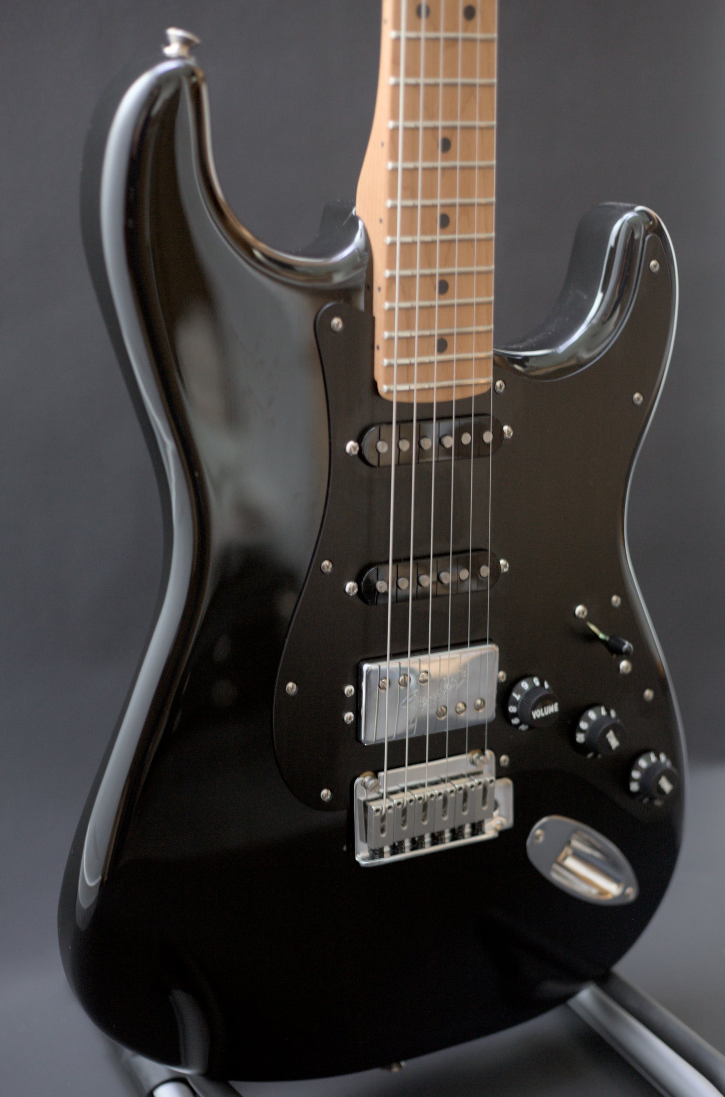 Fender FSR Player Plus Stratocaster HSS, Black with Anodized Pickguard - MINT!