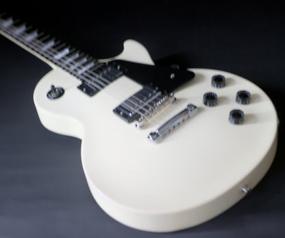 Gibson Les Paul Studio with Ebony Fretboard, Alpine White, 2008