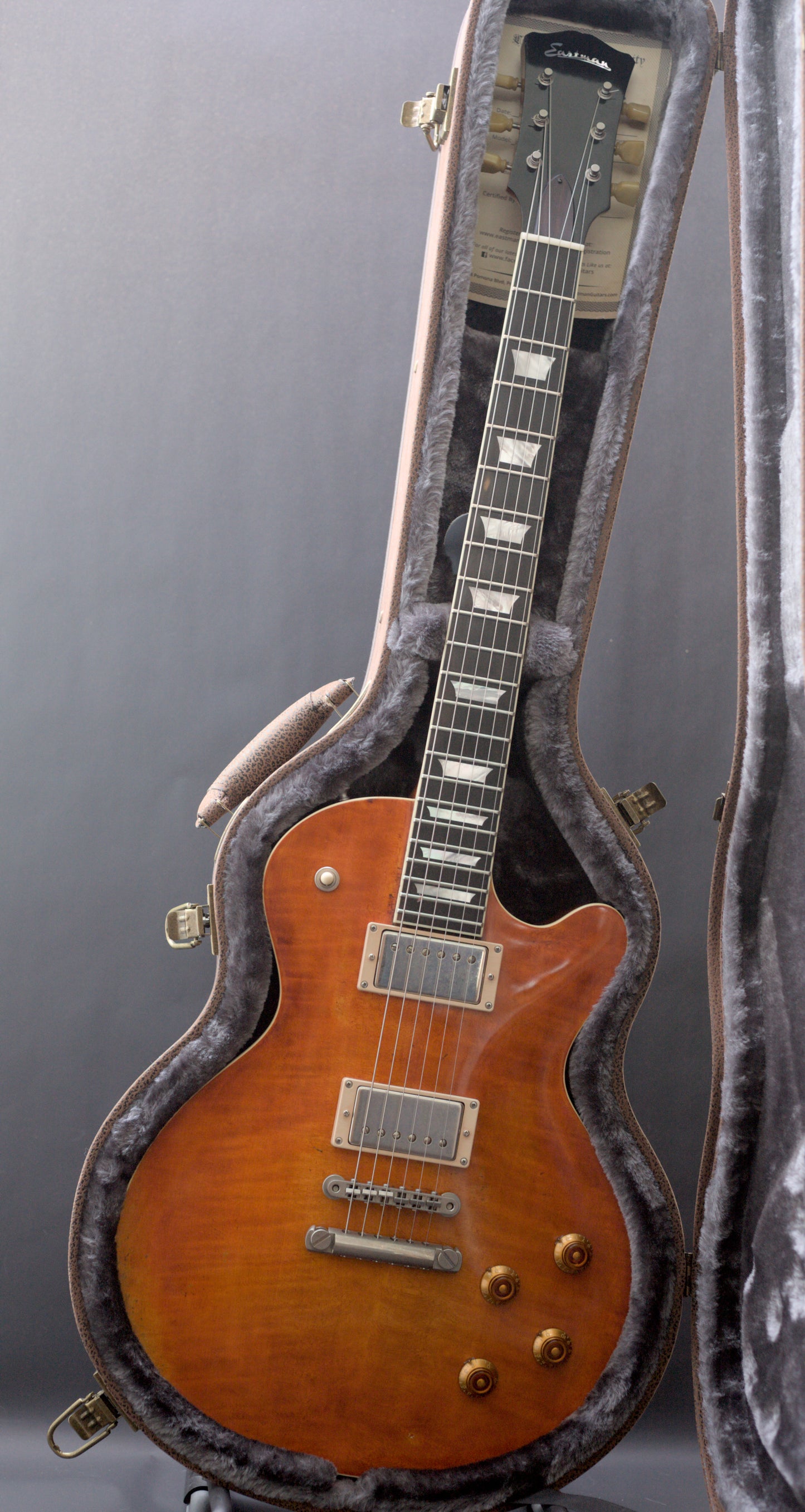 Eastman SB59/v-AMB Single Cutaway, Antique Amber Varnish