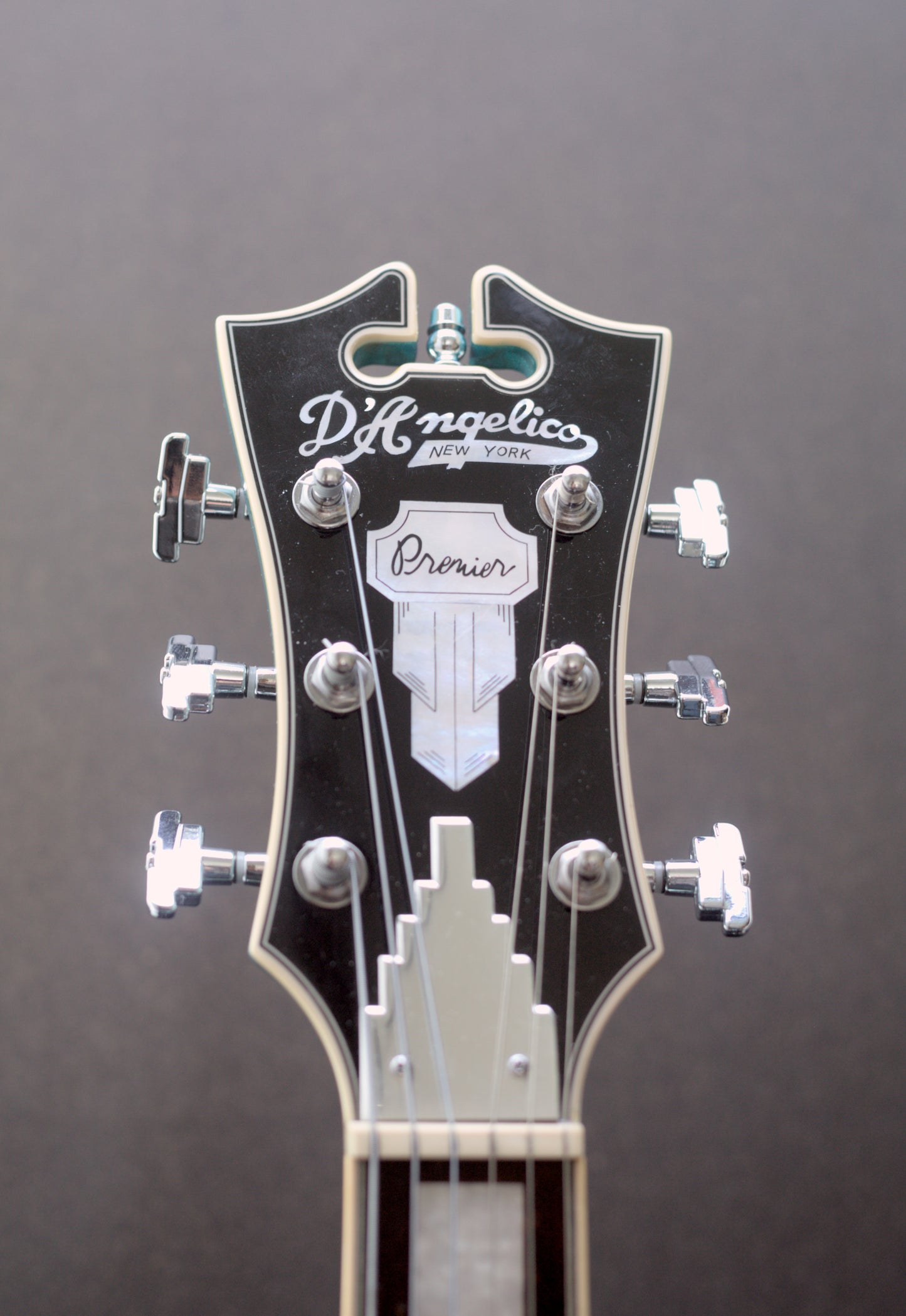 D'Angelico Premier DC Semi- Hollow, Ocean Metallic