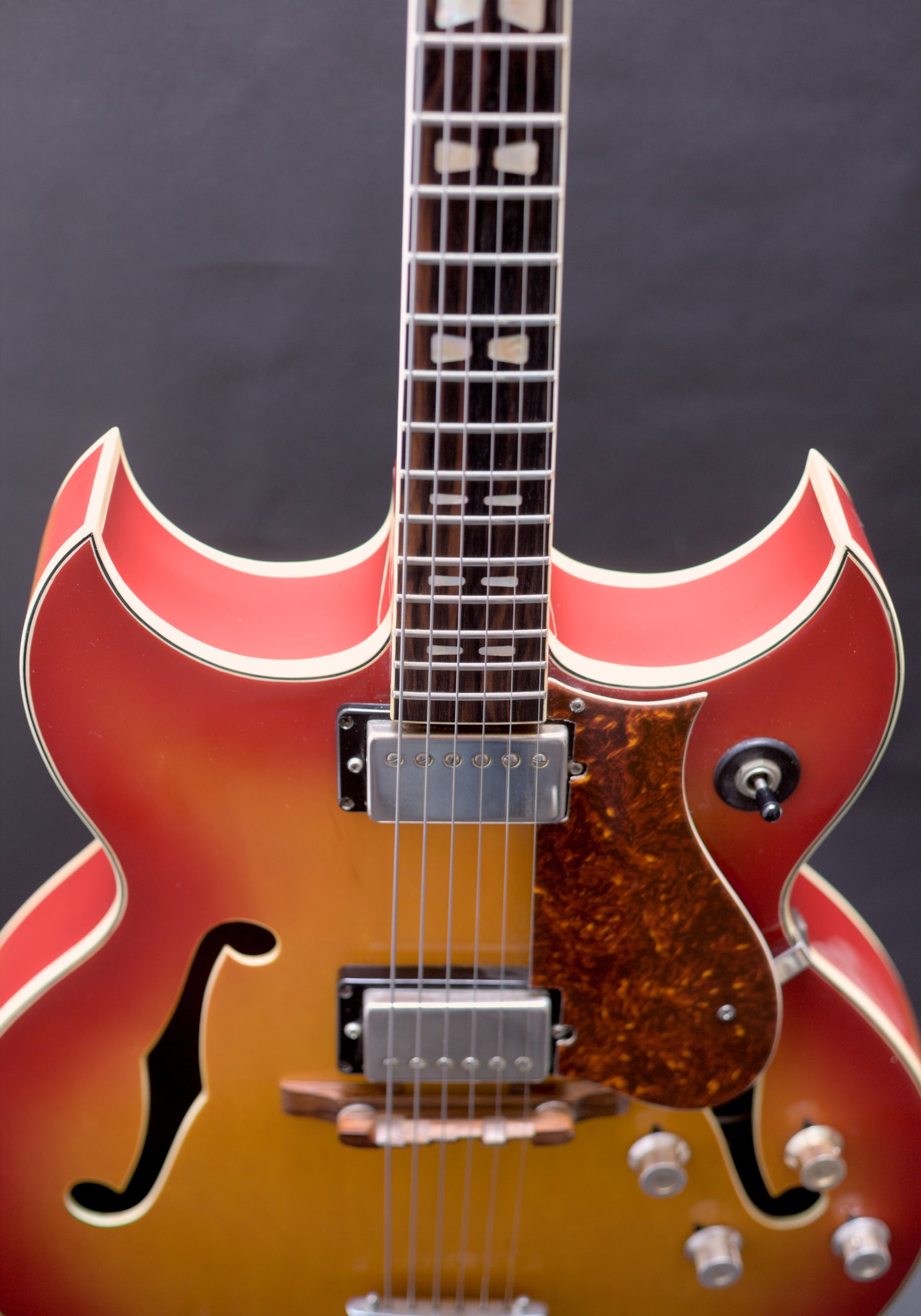 Late 60s/ Early 70s MIJ Shaftesbury Barney Kessel 3264 Hollow-Body