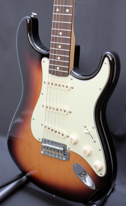 Fender Classic Player '60s Stratocaster with Rosewood Fretboard 2015 - 3-Color Sunburst