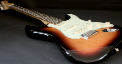 Fender Classic Player '60s Stratocaster with Rosewood Fretboard 2015 - 3-Color Sunburst