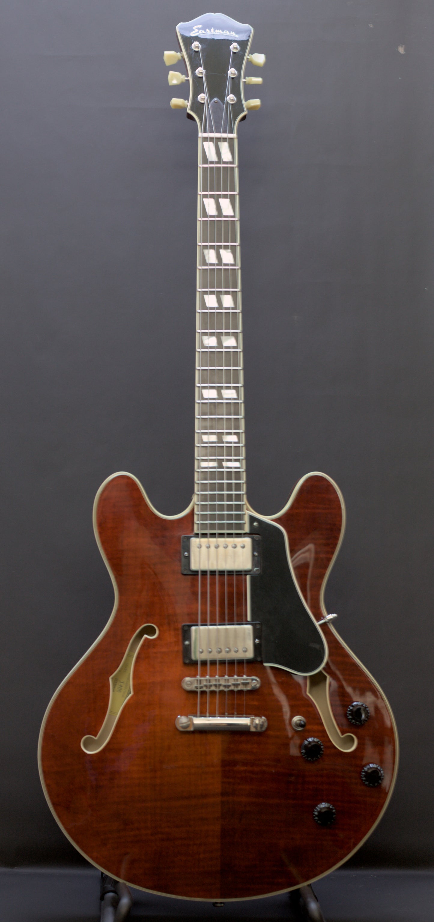 Eastman T486 Thinline - upgraded to T59v specs (Seymour Duncan Antiquity pickups)