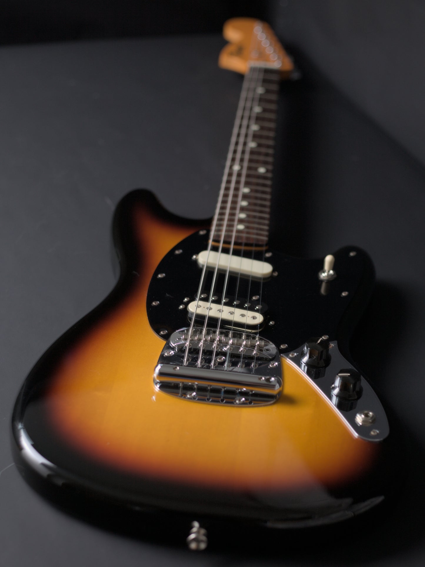 Fender Japan Traditional Mustang Limited Edition w/ Reverse Headstock - 3 Colour Sunburst