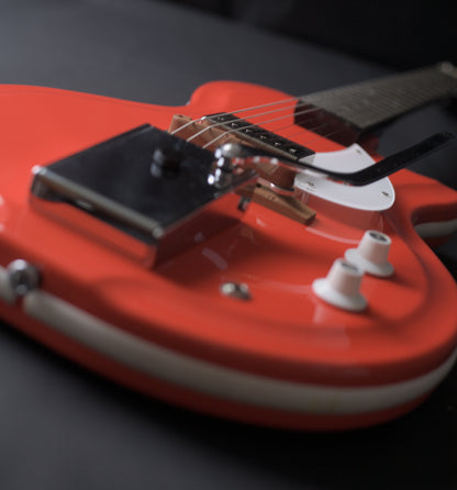 Supro Americana Series Belmont 1572 Vibrato  - Poppy Red with original 1960s case