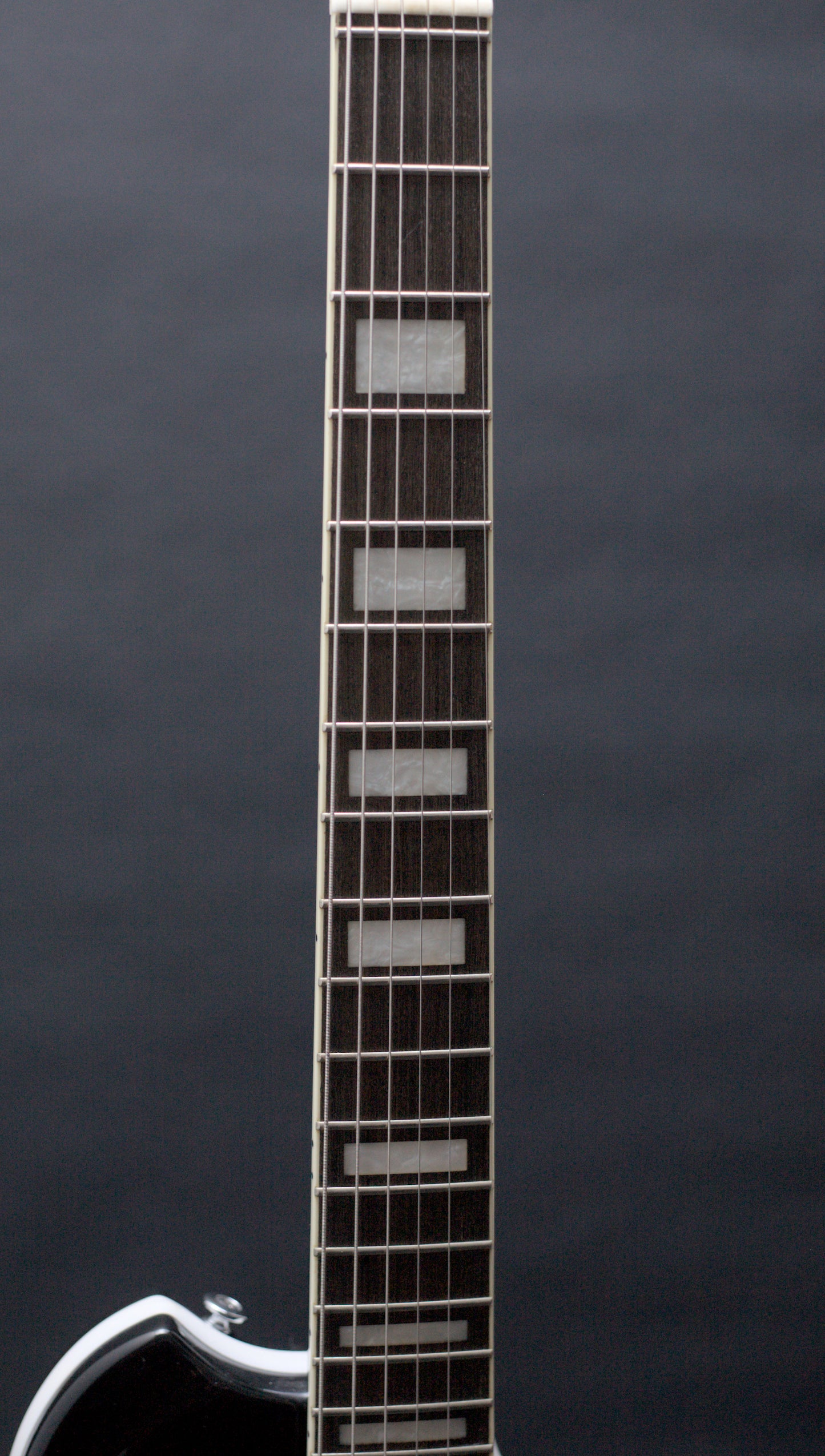 Supro Americana Series Black Holiday 1575JB with Bigsby - Jet Black