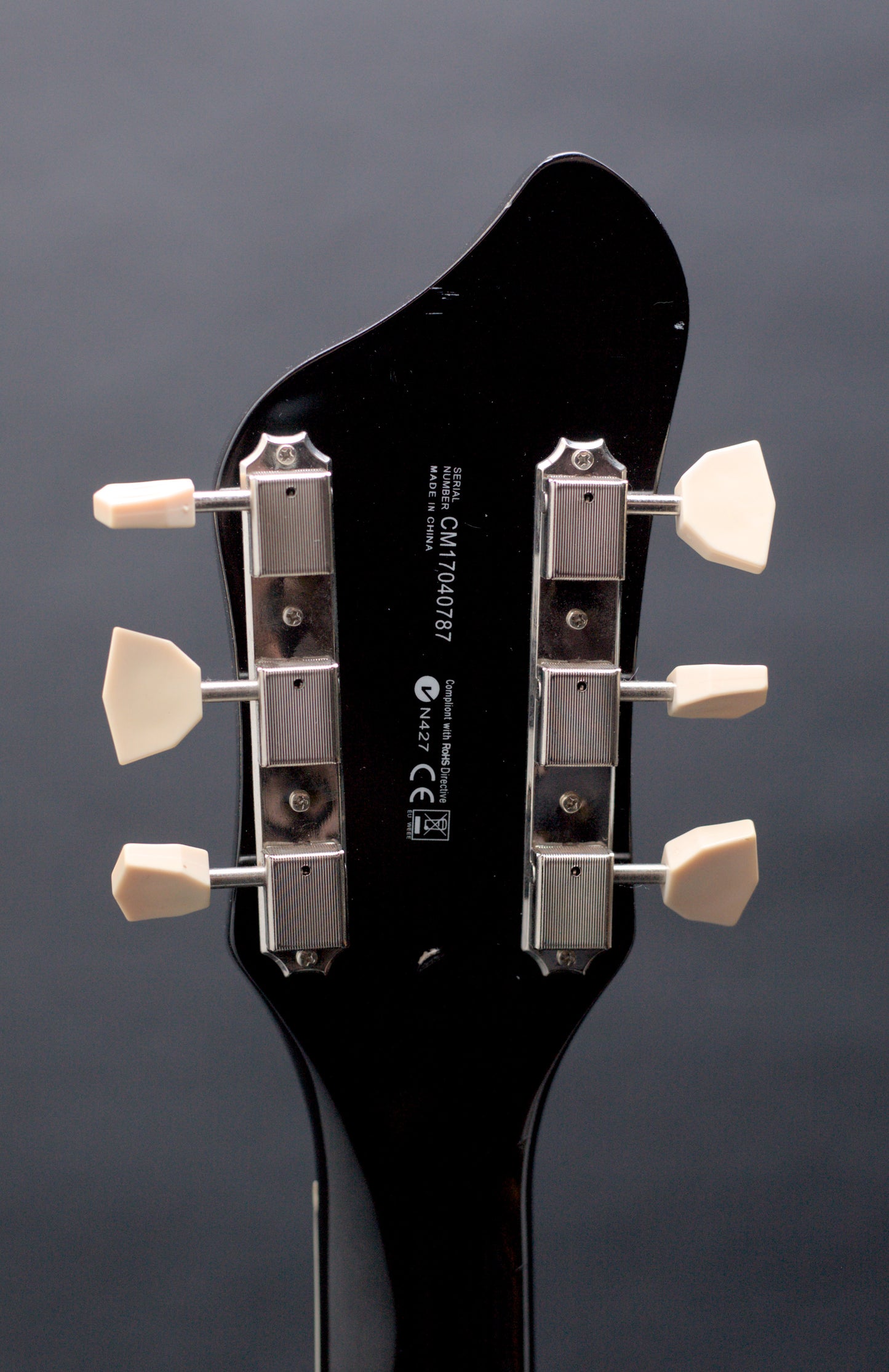 Supro Americana Series Black Holiday 1575JB with Bigsby - Jet Black