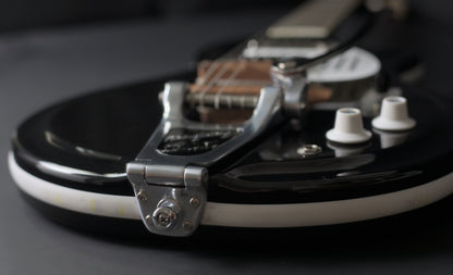 Supro Americana Series Black Holiday 1575JB with Bigsby - Jet Black