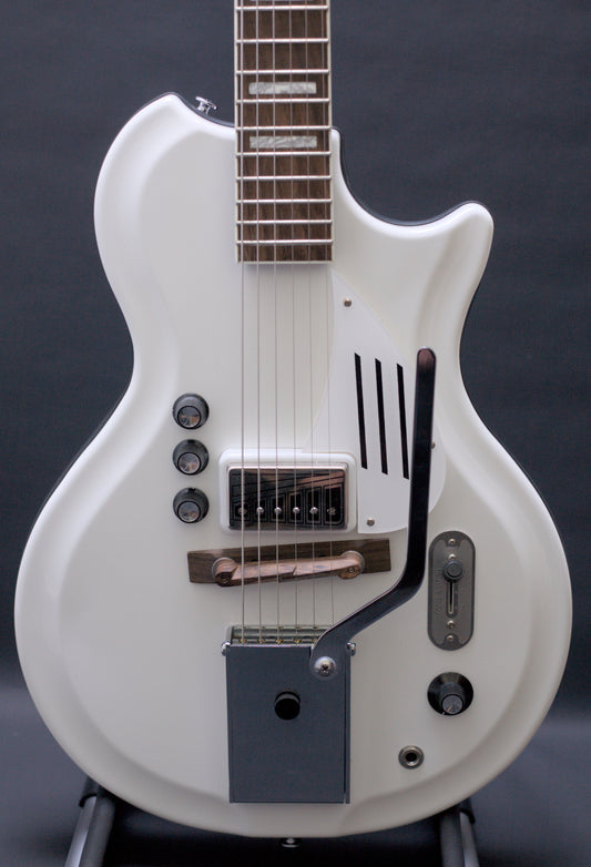 Supro Americana Series White Holiday 1571 Vibrato - Dawn White