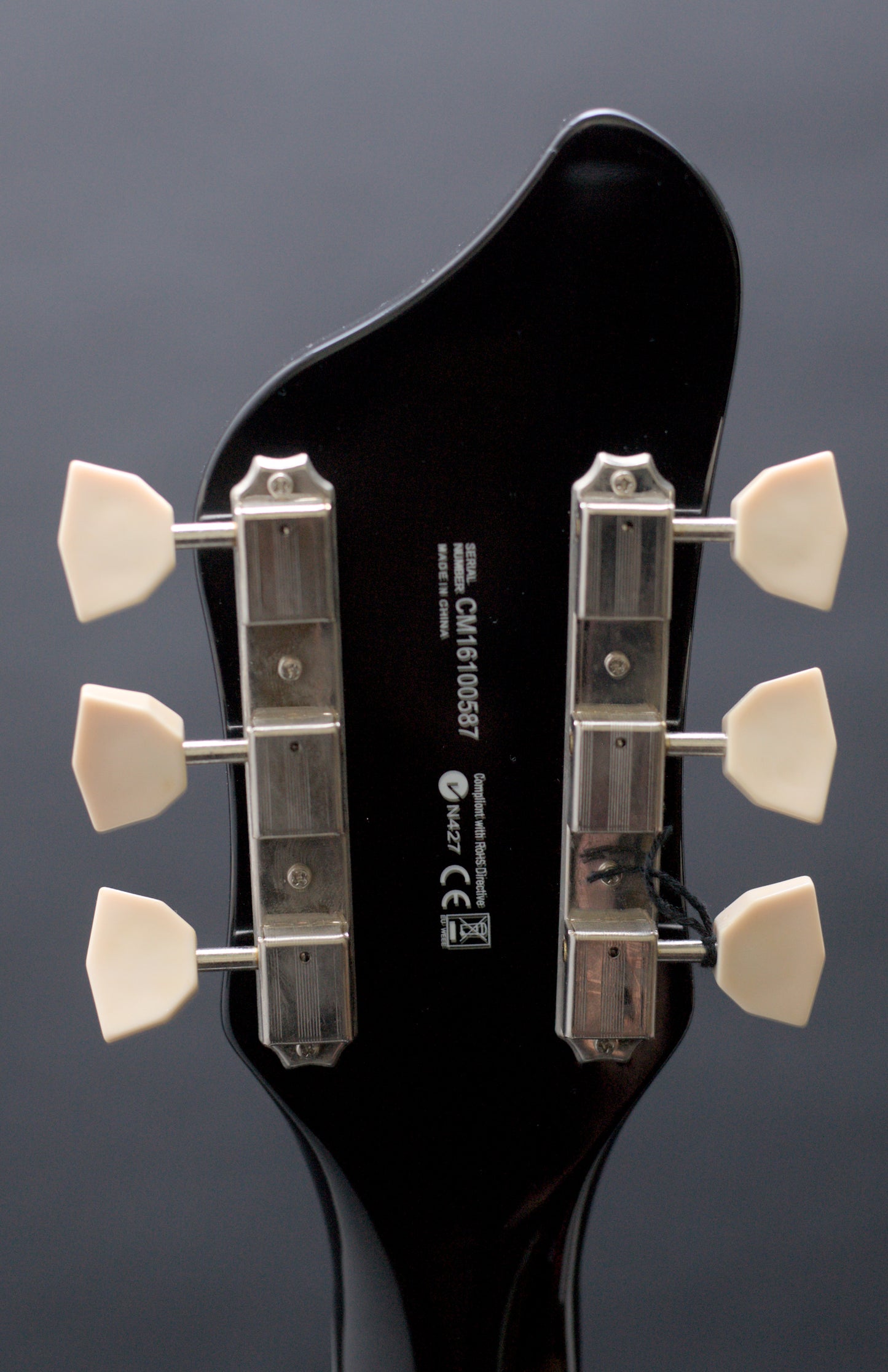 Supro Americana Series White Holiday 1571 Vibrato - Dawn White