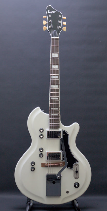 Supro Americana Series Martinique Deluxe 1593 Vibrato - Ermine White