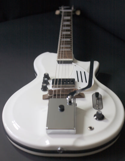 Supro Americana Series White Holiday 1571 Vibrato - Dawn White