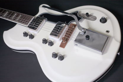 Supro Americana Series Martinique Deluxe 1593 Vibrato - Ermine White
