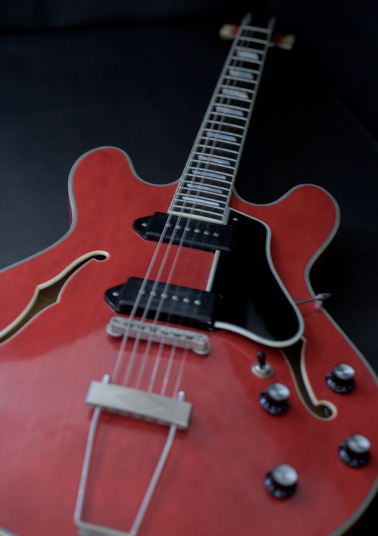 Eastman T64/V-RD Thinline 2022- Antique Red Varnish - MINT