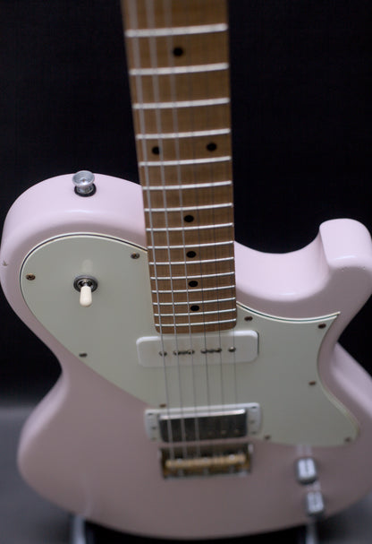 Seth Baccus Shoreline JM H90, Roasted Flame Maple Neck, Aged Nitro Shell Pink