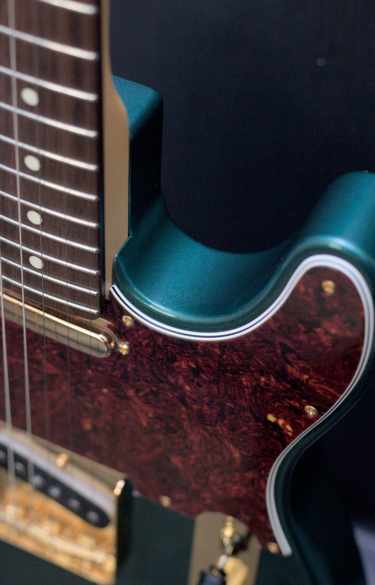 Fender MIJ FSR Collection Hybrid II Telecaster Japan 2024 - Sherwood Green Metallic Gold