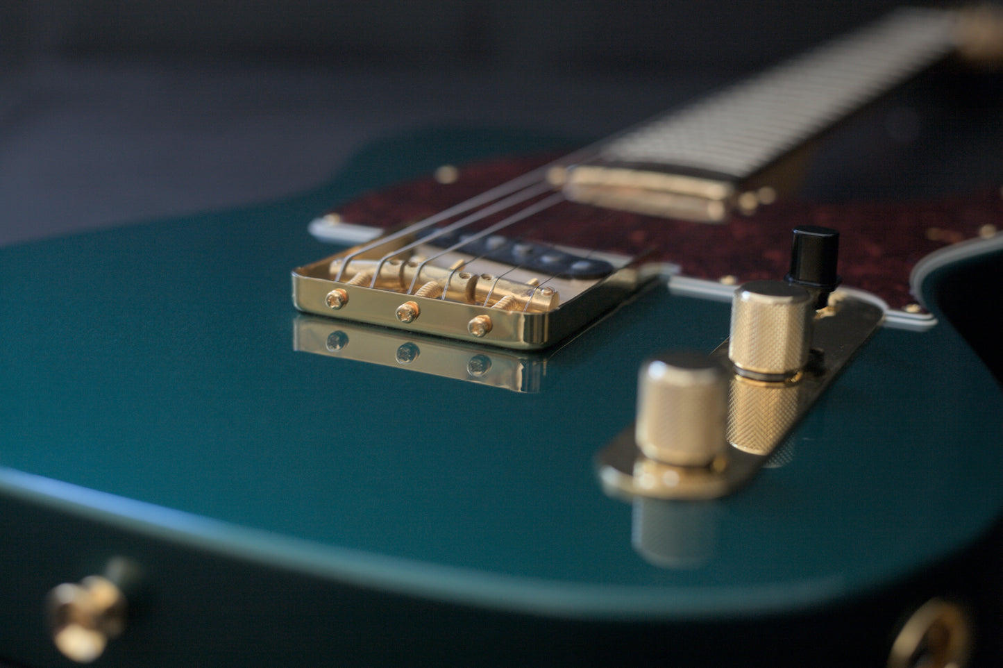 Fender MIJ FSR Collection Hybrid II Telecaster Japan 2024 - Sherwood Green Metallic Gold