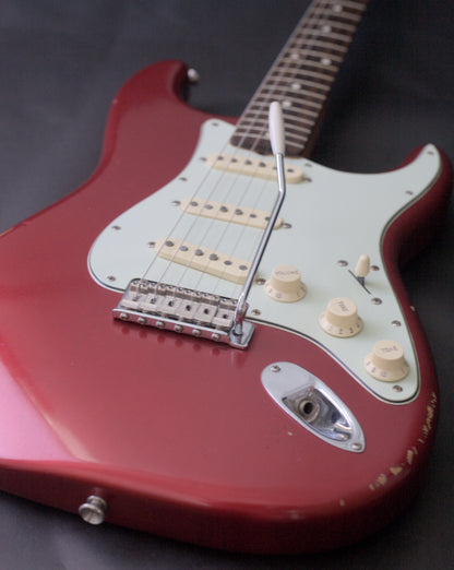 Fender FSR Road Worn '60s Stratocaster 2020 - Candy Apple Red w/ case