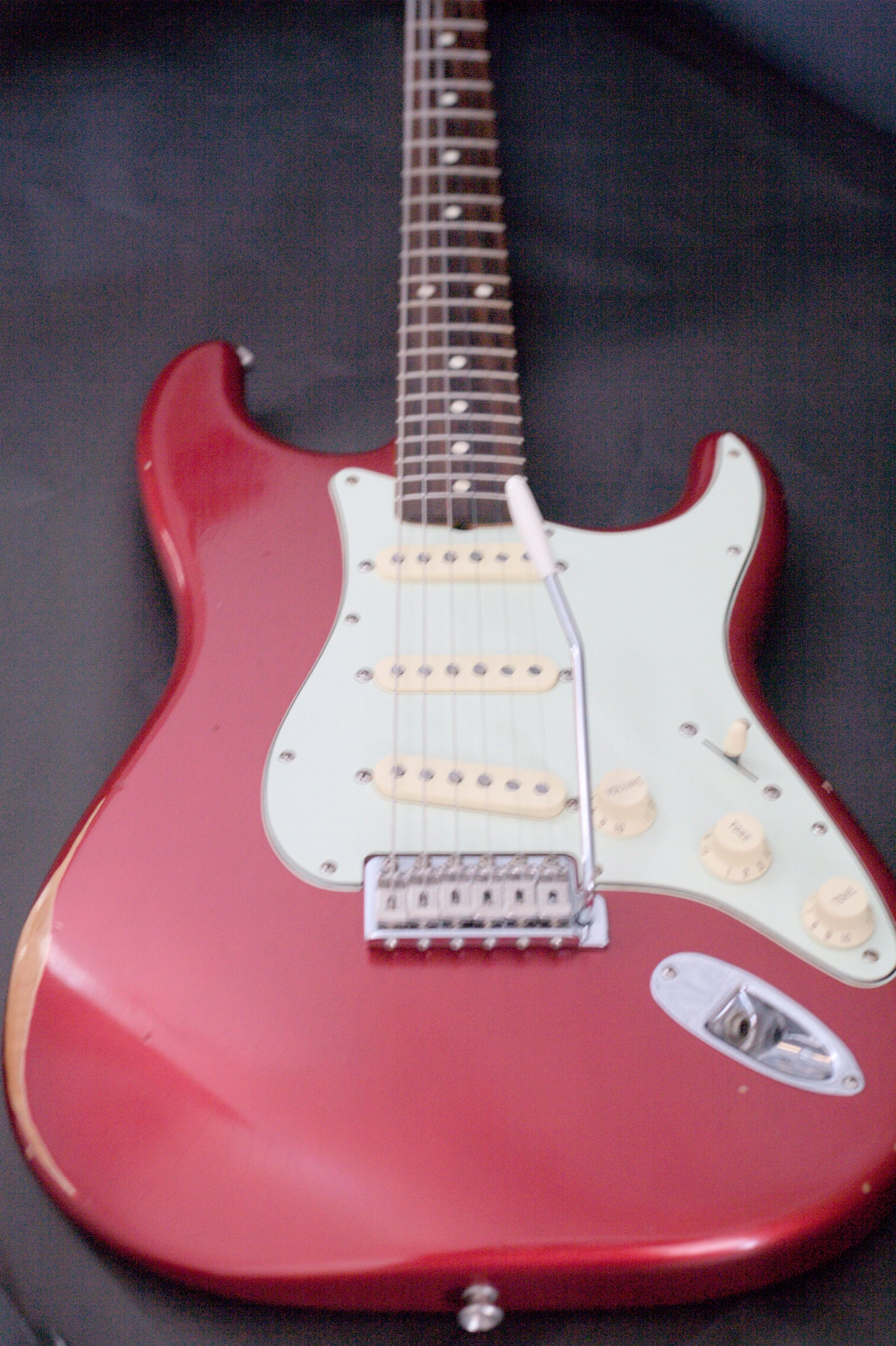 Fender FSR Road Worn '60s Stratocaster 2020 - Candy Apple Red w/ case