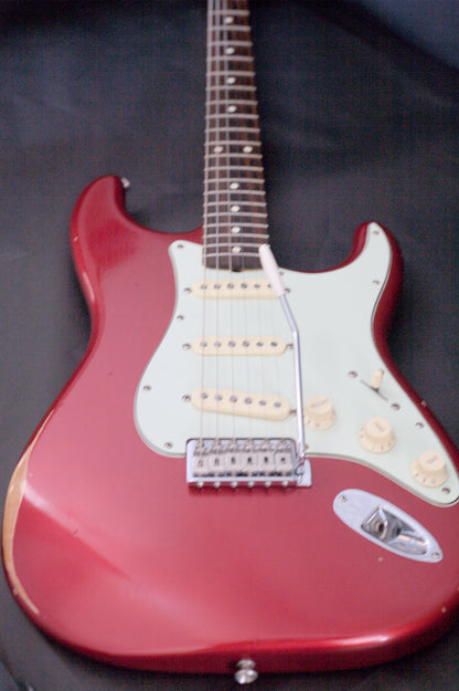 Fender FSR Road Worn '60s Stratocaster 2020 - Candy Apple Red w/ case