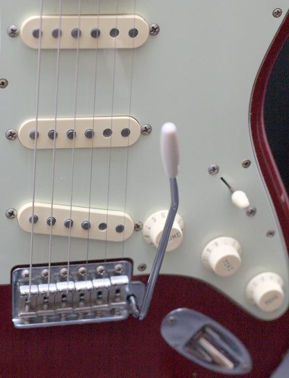 Fender FSR Road Worn '60s Stratocaster 2020 - Candy Apple Red w/ case