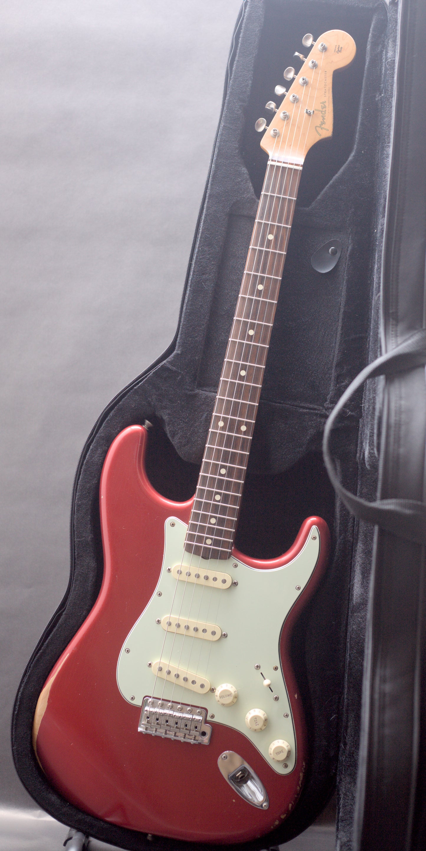 Fender FSR Road Worn '60s Stratocaster 2020 - Candy Apple Red w/ case